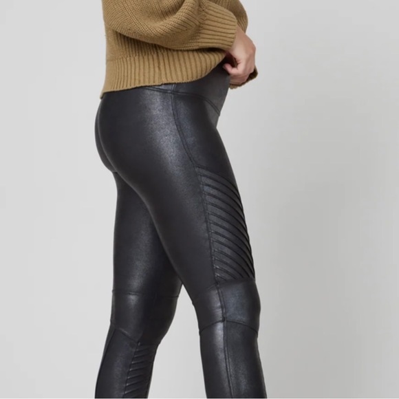 Spanx Moto Faux Leggings, size XL fits size 4 only - Picture 3 of 14